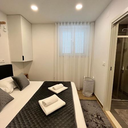 Blue Apartment With Shared Pool 斯普利特 外观 照片